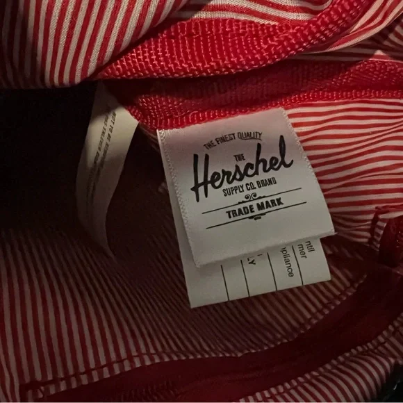 NWT Herschel Supply Company Kingsgate Messenger Bag with Adjustable Strap - Picture 9 of 9